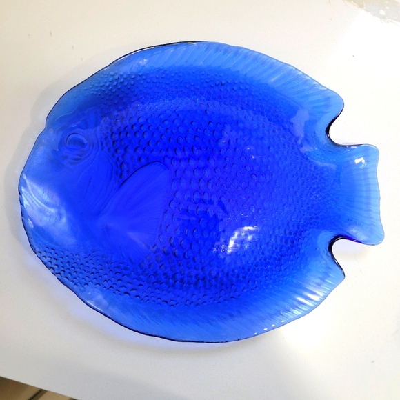 Cobalt Blue embossed Fish Plate - Picture 2 of 3